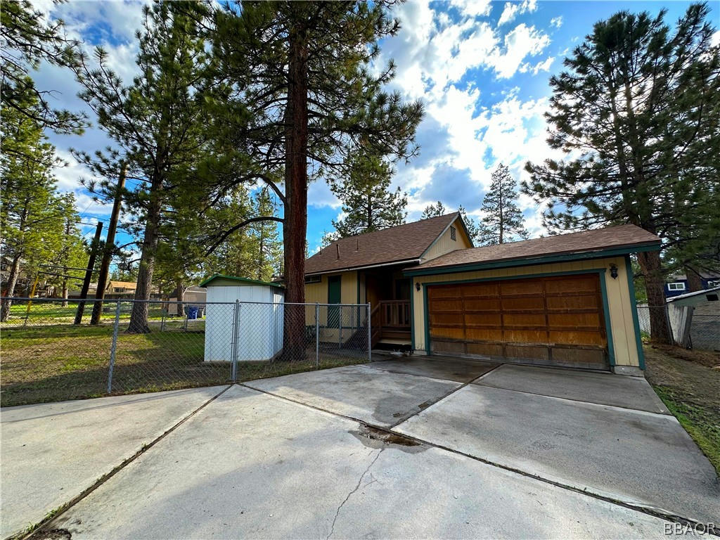40074 TRAIL OF THE WHISPERING PNES, BIG BEAR LAKE, CA 92315, photo 1 of 22